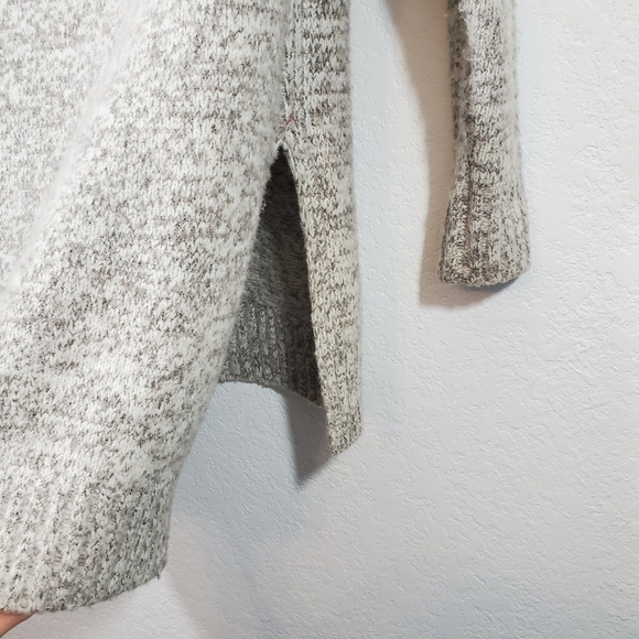 Forever 21 Sweater - Picture 2 of 5